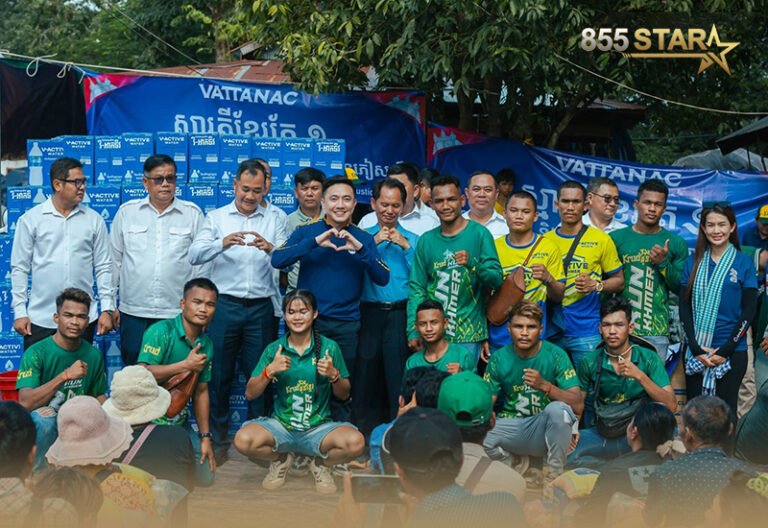 អ្នកឧកញ៉ា សំអាង វឌ្ឍនៈ ដឹកនាំក្រុមការងារ និងក្រុមកីឡាករគុនខ្មែរ ចុះចែកថវិកា, សម្ភារៈប្រើប្រាស់ និងគ្រឿងឧបភោគ-បរិភោគដល់បងប្អូនជនភៀស ក្នុងខេត្តឧត្តរមានជ័យ