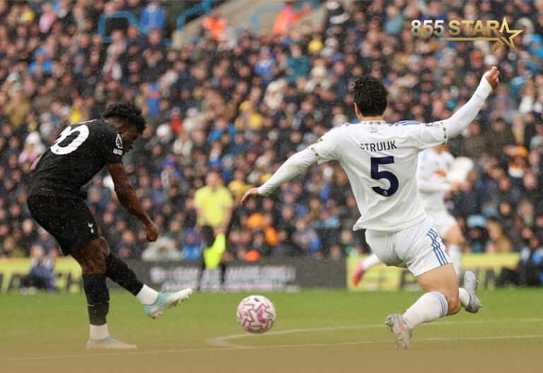 Arsenal ឡើងទៅឈរលើកំពូលតារាង ខណៈ Liverpool រងបរាជ័យក្រៅទឹកដីក្រោមថ្វីជើង Chelsea