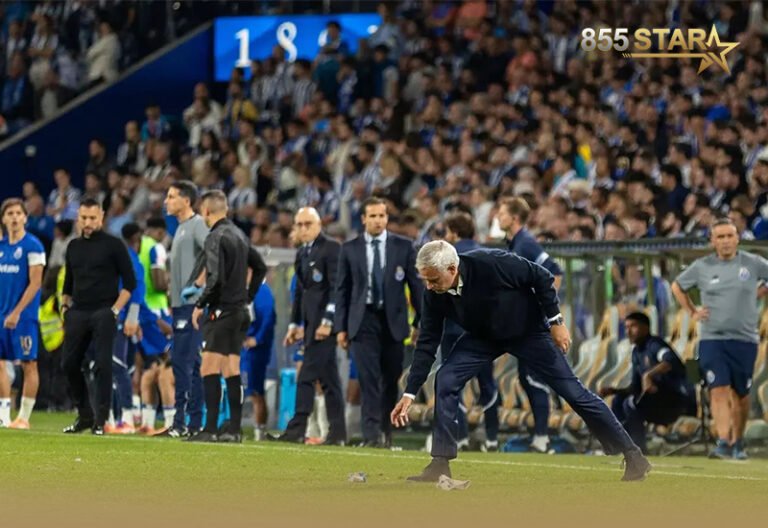 លោក Mourinho ជាន់ដី Porto ក្នុងនាមគ្រូ Benfica បង្កឱ្យមានហិង្សារវាងអ្នកគាំទ្រ