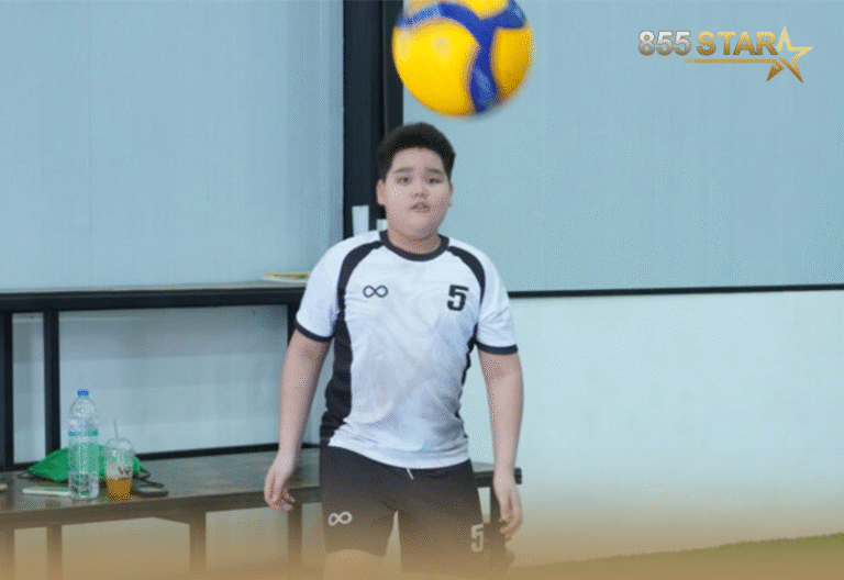 យុវជន​ លី​ ចិត្រាបុត្រ​ ការ​ហាត់​បាល់ទះជួយ​ឲ្យ​ខ្លួន​ស្រក​ទម្ងន់​ កាត់​បន្ថយ​លេង​ទូរសព្ទ​