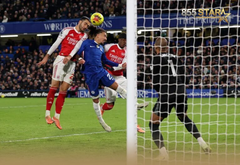 Arsenal នៅនាំមុខកំពូលតារាង PL ក្រោយតាមស្មើ Chelsea មានសមាជិក ១០នាក់